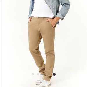 CLASSIC STRAIGHT LEG CHINOS
